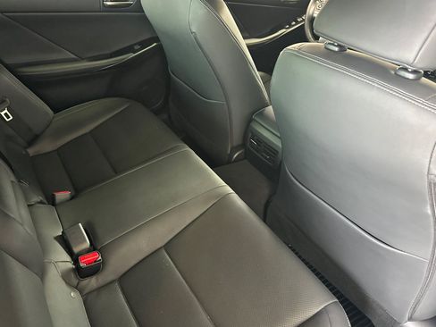 Certified 2025 Lexus IS 300 F Sport RWD image 32