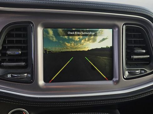 Used 2022 Dodge Challenger R/T w/ Plus Package image 21