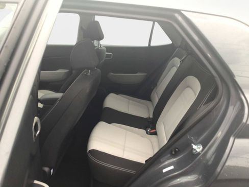 Certified 2025 Hyundai Venue SEL FWD image 8