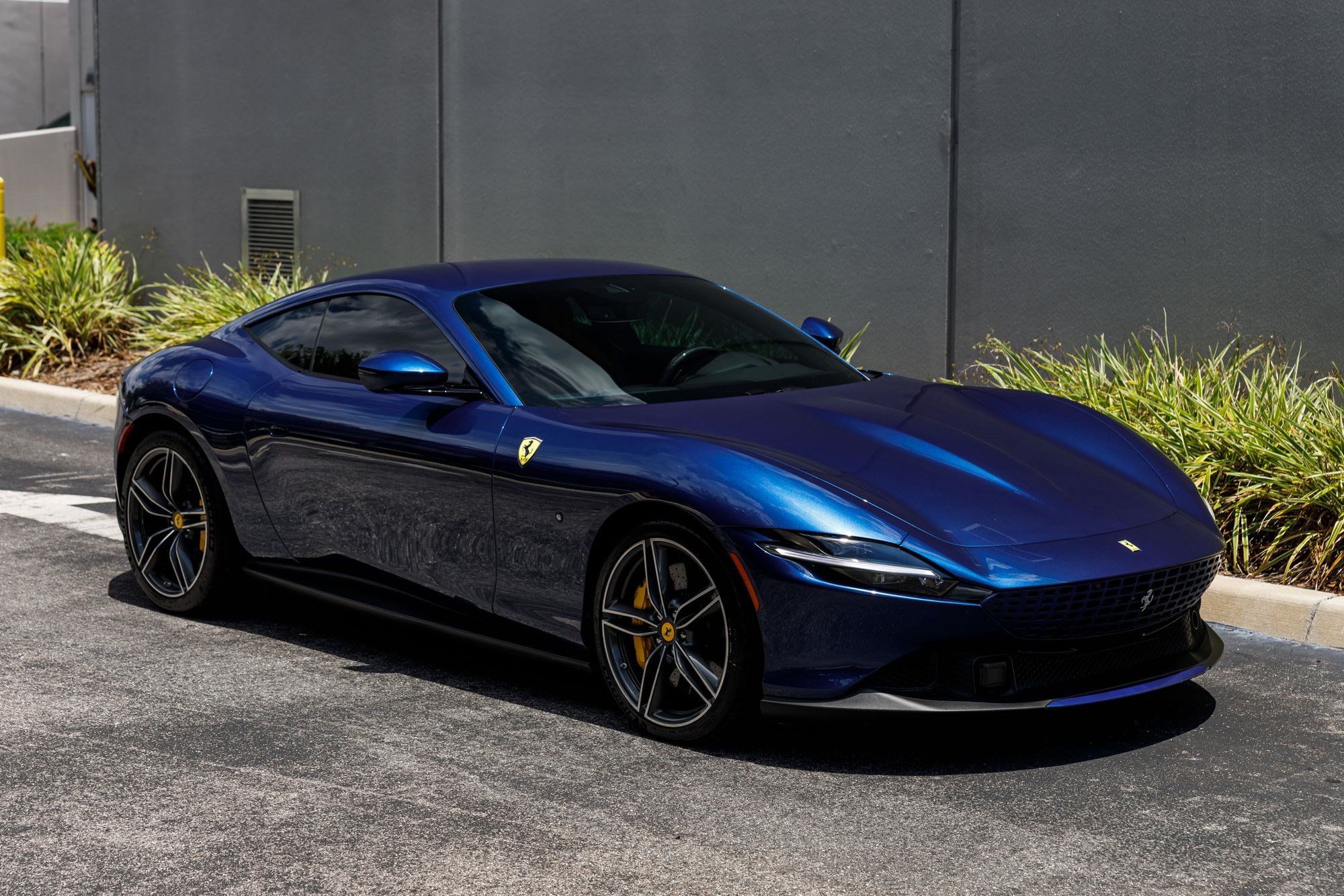 Used 2024 Ferrari Roma RWD image 7