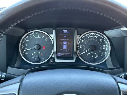 Used 2019 Toyota Tacoma SR5 AWD/4WD image 19