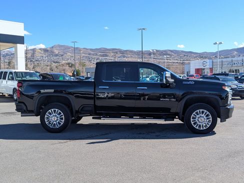 Certified 2022 Chevrolet Silverado 3500 High Country w/ Z71 Off-Road Package image 7