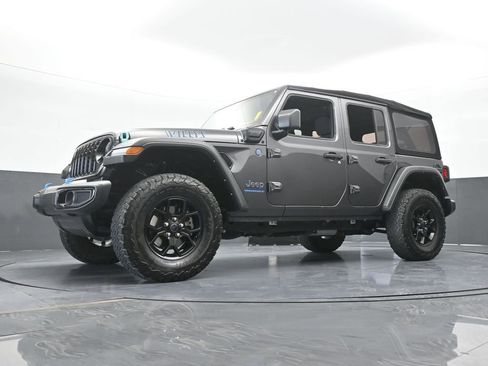 Used 2024 Jeep Wrangler Unlimited AWD/4WD image 61