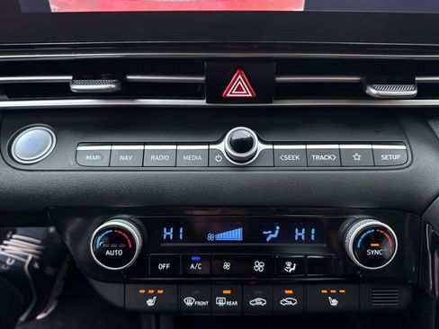 Certified 2023 Hyundai Elantra SEL w/ Convenience Package image 31