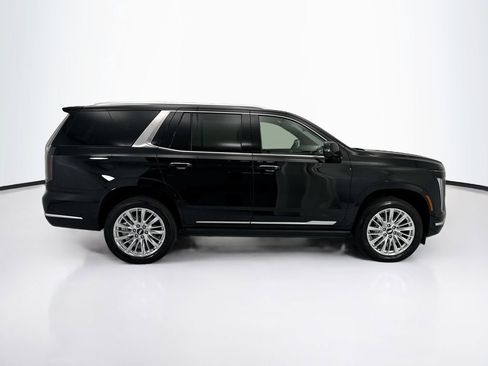 Used 2026 Cadillac Escalade Luxury AWD/4WD image 4