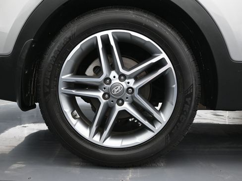 Used 2017 Hyundai Santa Fe Limited image 17