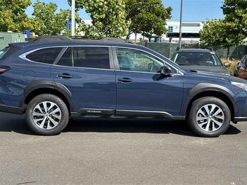 New 2025 Subaru Outback Premium image 3