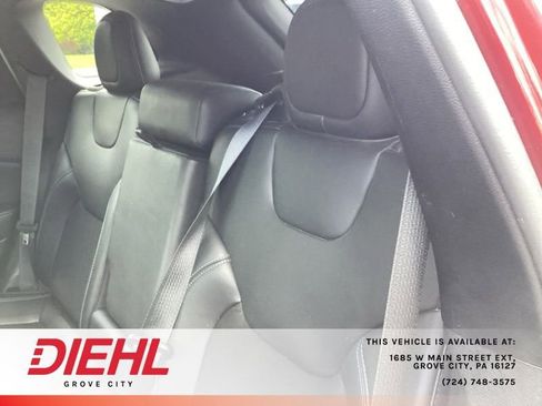 Used 2020 Jeep Cherokee Latitude Plus w/ Cold Weather Group AWD/4WD image 17