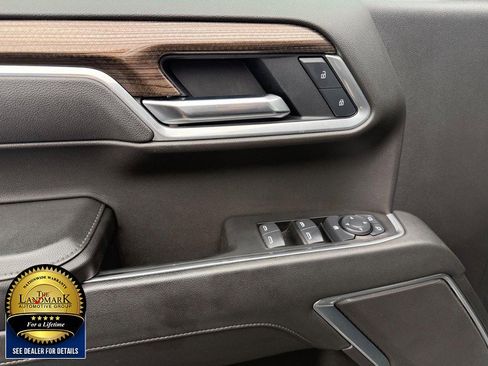 Used 2025 Chevrolet Silverado 1500 LT image 8