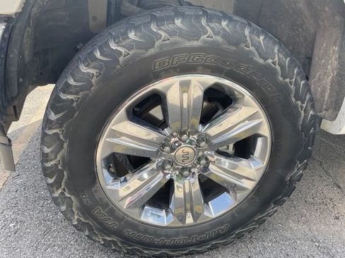 Used 2018 Ford F150 King Ranch w/ Equipment Group 601A Luxury AWD/4WD image 3