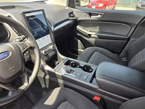 Used 2024 Ford Edge SE w/ Black Appearance Package image 22