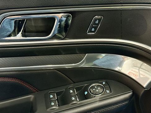 Used 2016 Ford Explorer Sport image 18