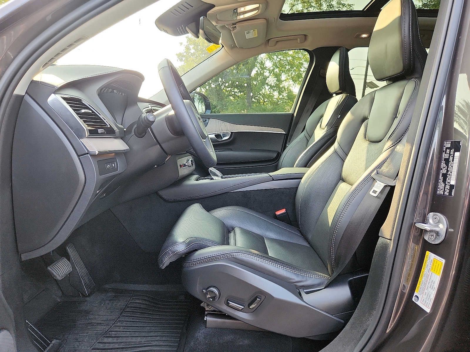 Certified 2024 Volvo XC90 T8 Ultimate w/ Protection Package Premier AWD/4WD image 13