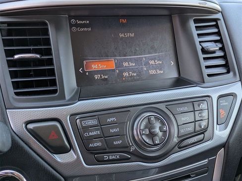 Used 2019 Nissan Pathfinder SL image 24