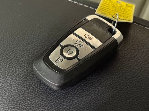 Used 2019 Ford Fusion SE image 31