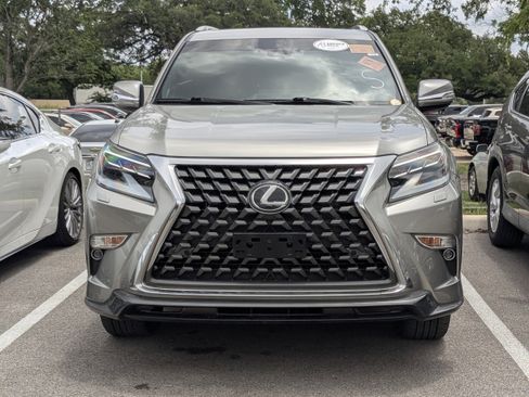 Used 2023 Lexus GX 460 Premium w/ Accessory Package AWD/4WD image 2