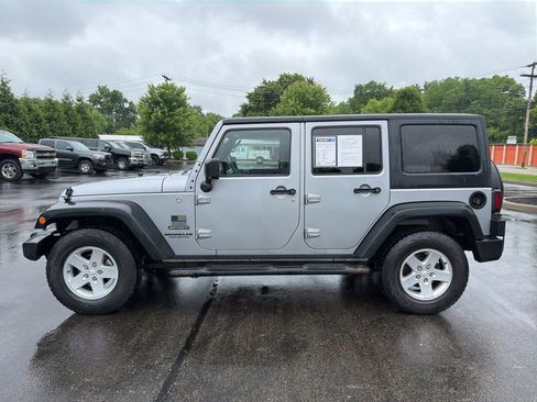 Used 2015 Jeep Wrangler Unlimited Sport w/ Quick Order Package 24S AWD/4WD image 2