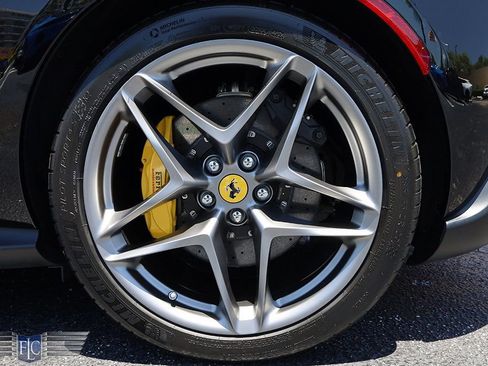 Used 2025 Ferrari Roma Spider image 34