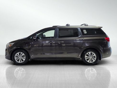Used 2016 Kia Sedona LX w/ LX Essentials Premium Package image 4