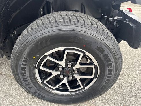 Used 2024 Jeep Wrangler Unlimited Rubicon AWD/4WD image 11