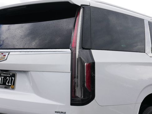 Certified 2023 Cadillac Escalade ESV Premium Luxury w/ LPO, Floor Liner Package AWD/4WD image 16