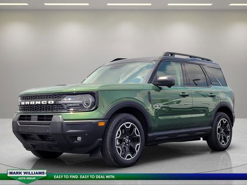 Used 2025 Ford Bronco Sport Outer Banks w/ Outer Banks Tech Package+ AWD/4WD image 8