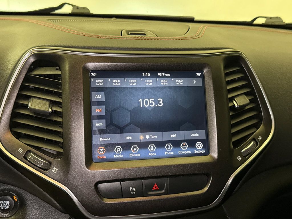 Used 2020 Jeep Grand Cherokee Altitude AWD/4WD image 23