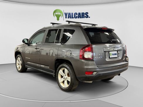 Used 2016 Jeep Compass Latitude AWD/4WD image 3