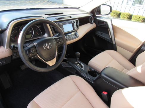 Used 2013 Toyota RAV4 XLE image 17
