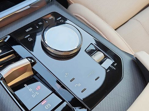 Used 2025 BMW X3 xDrive30i w/ Premium Package image 23