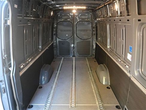 Used 2025 Mercedes-Benz Sprinter 2500 image 18