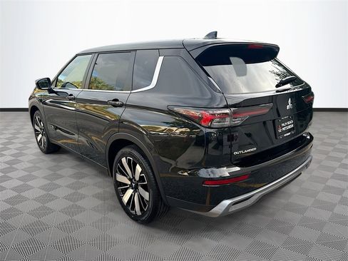 New 2026 Mitsubishi Outlander SE image 5