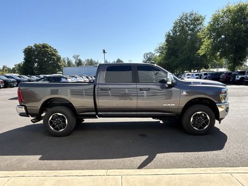 Used 2025 RAM 3500 Laramie AWD/4WD image 6