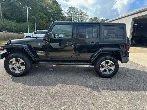 Used 2018 Jeep Wrangler Unlimited Sahara image 6