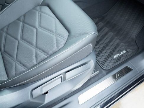 New 2026 Volkswagen Atlas SE image 44