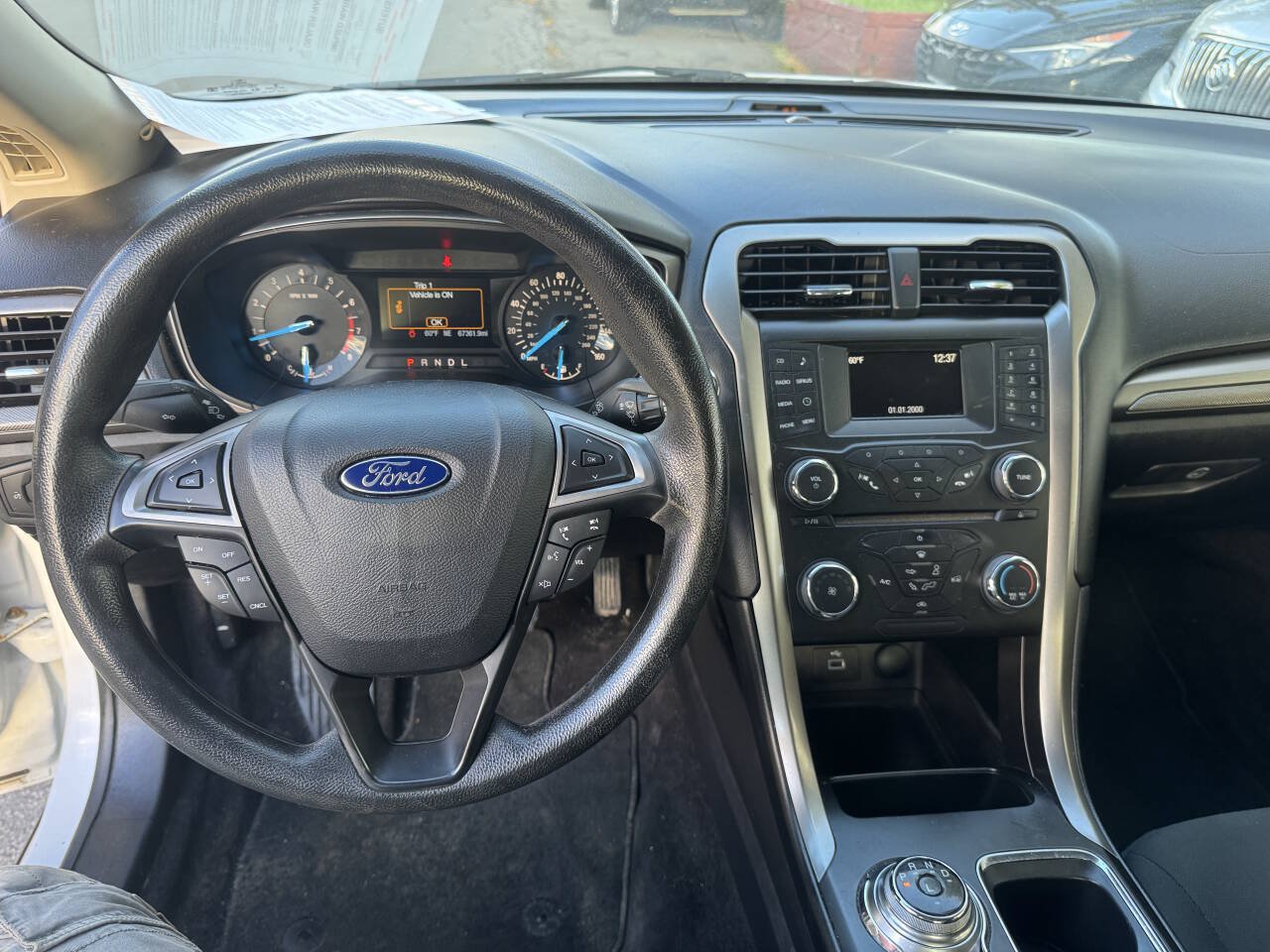 Used 2017 Ford Fusion SE FWD image 8