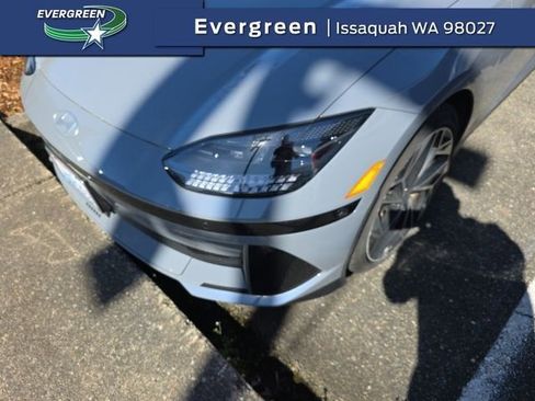 Used 2023 Hyundai Ioniq 6 Limited image 1