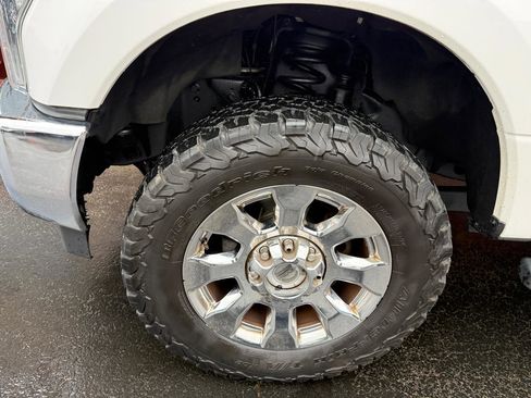 Used 2019 Ford F250 Lariat w/ Lariat Ultimate Package AWD/4WD image 12