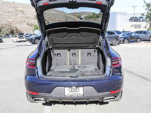 Used 2018 Porsche Macan image 25