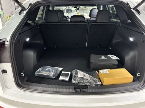 New 2025 Volkswagen Atlas Cross Sport SEL image 30