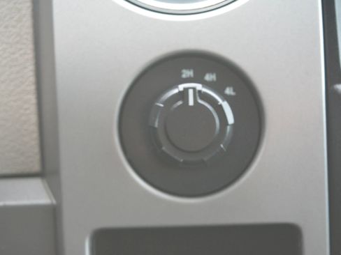 Used 2010 Ford F150 XLT image 23