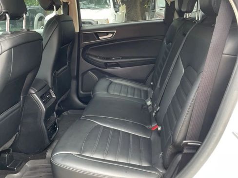 Used 2019 Ford Edge SEL w/ Equipment Group 201A AWD/4WD image 3