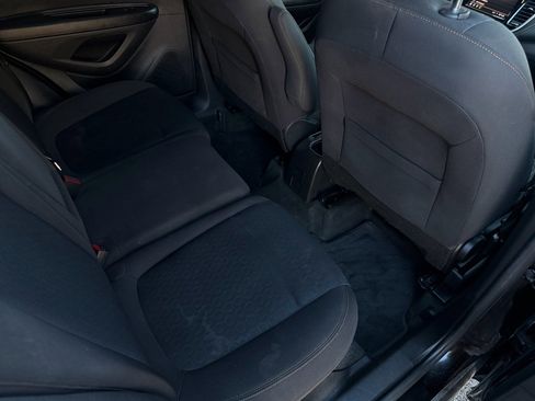 Used 2022 Chevrolet Trax LS w/ Tint and Cruise Package image 19