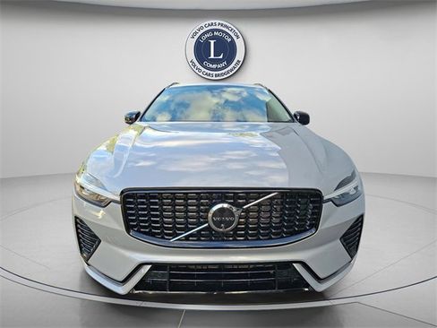 Certified 2025 Volvo XC60 B5 Plus image 2