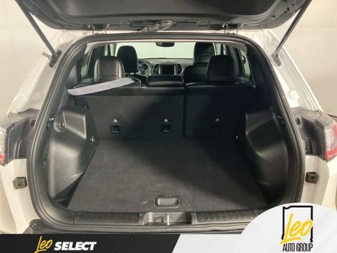 Used 2022 Jeep Cherokee Latitude Lux FWD image 21