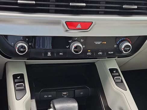 Used 2020 Kia Telluride S FWD image 28