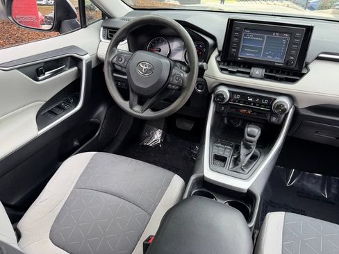 Used 2020 Toyota RAV4 XLE AWD/4WD image 38