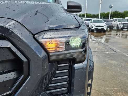 Used 2025 Toyota Tacoma SR AWD/4WD image 12