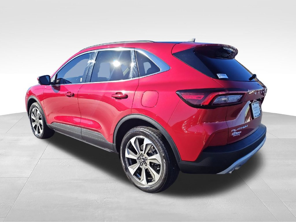 Used 2023 Ford Escape Platinum AWD/4WD image 3
