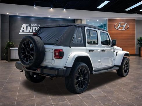Used 2021 Jeep Wrangler Unlimited Sahara w/ Cold Weather Group AWD/4WD image 13